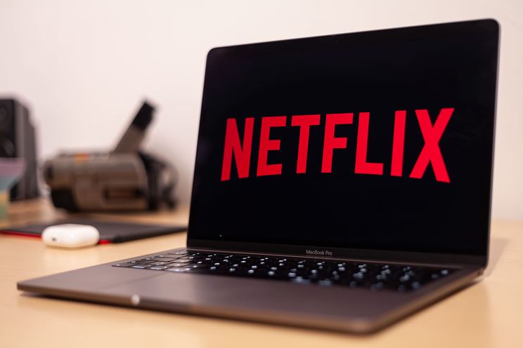 Netflix cierra Night School Studio y Moonloot Games