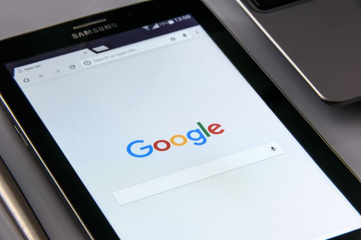 Google permite la eliminación de marcas de agua visibles en contenido generado por AI